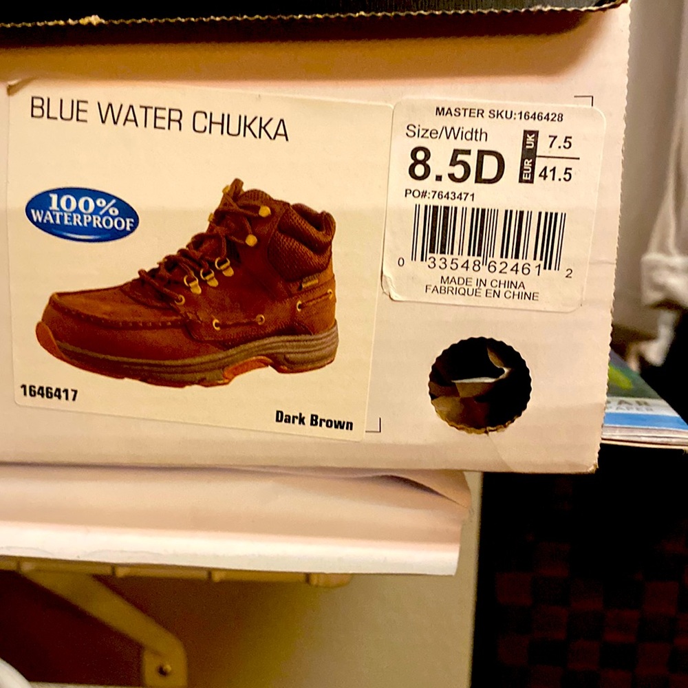 World Wide Sportsman brown Hiking Boots Waterproof Mens size 8.5. NWT.